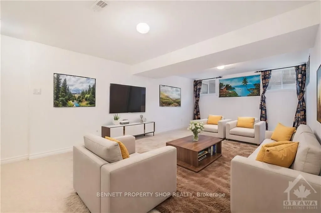 37 CRESTHAVEN Drive