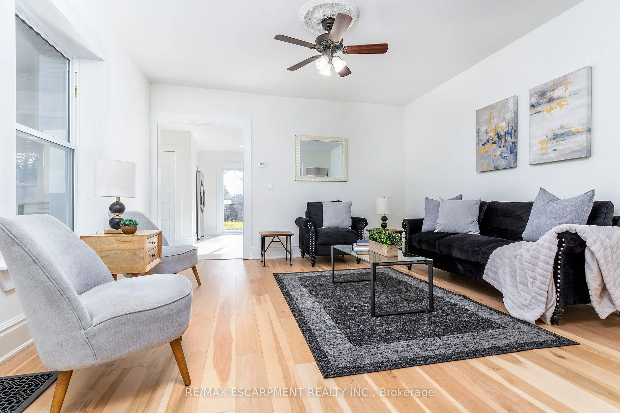 237 MAIN Street E