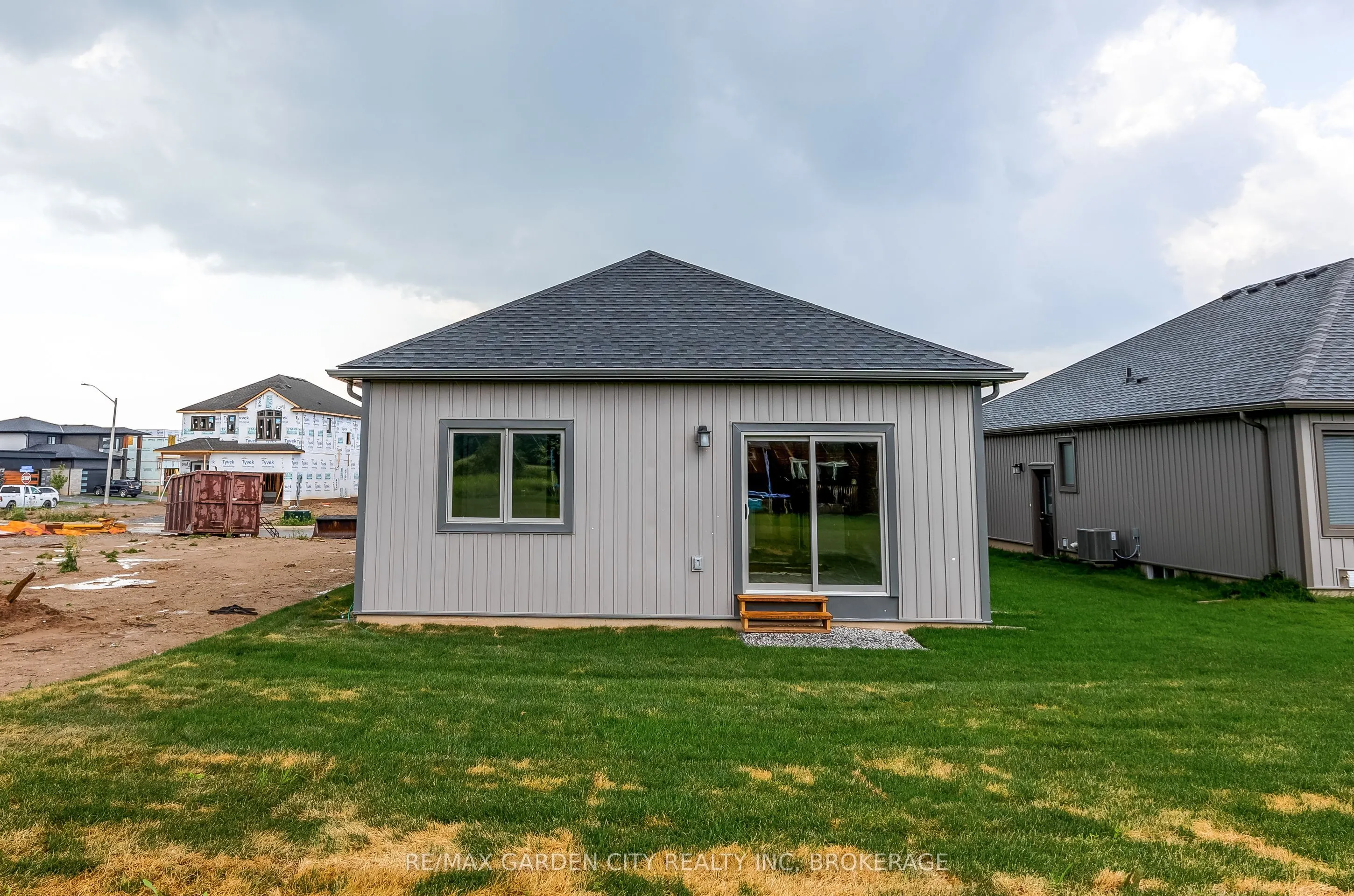 34 BOUNTY Avenue