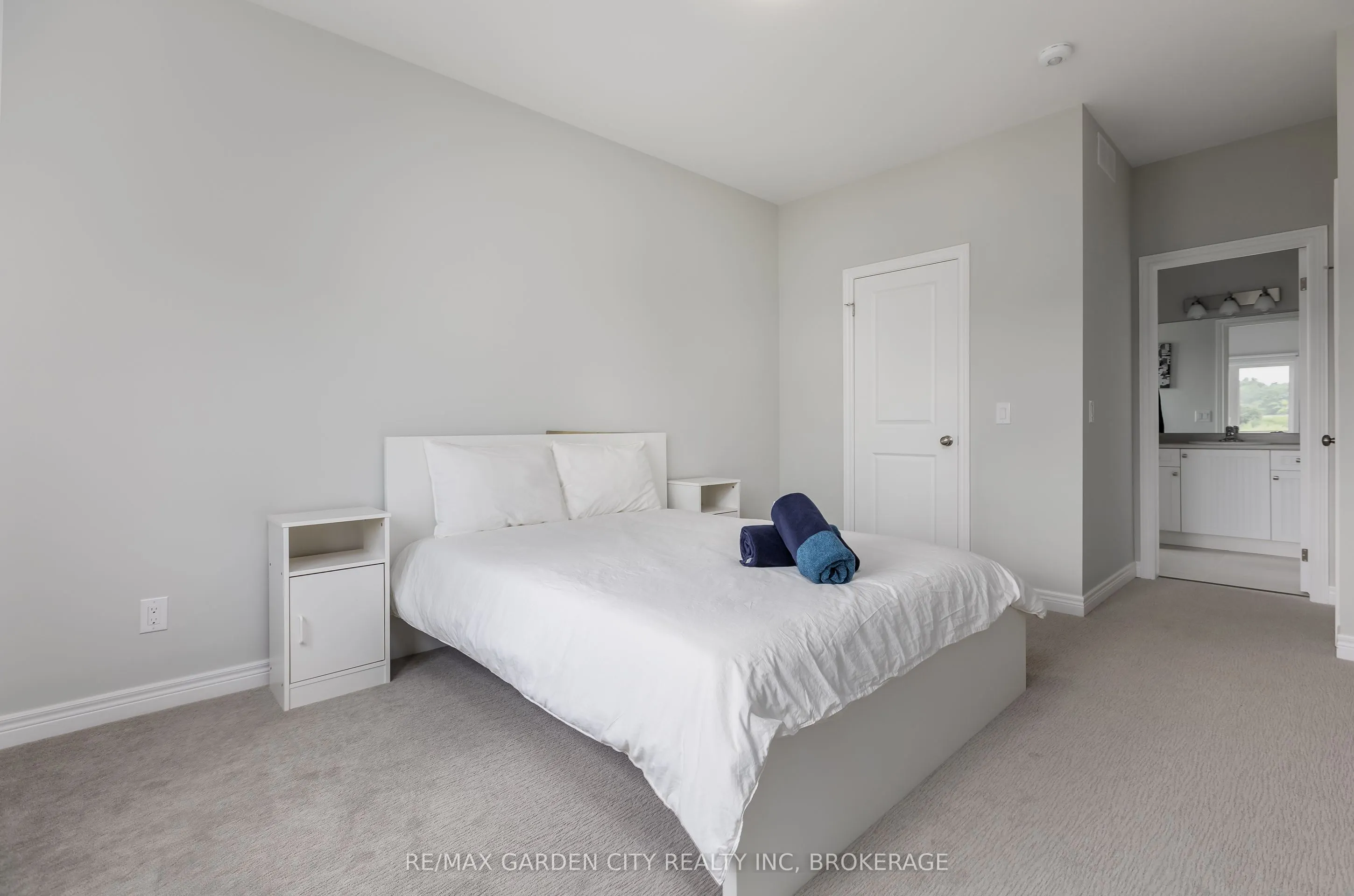34 BOUNTY Avenue