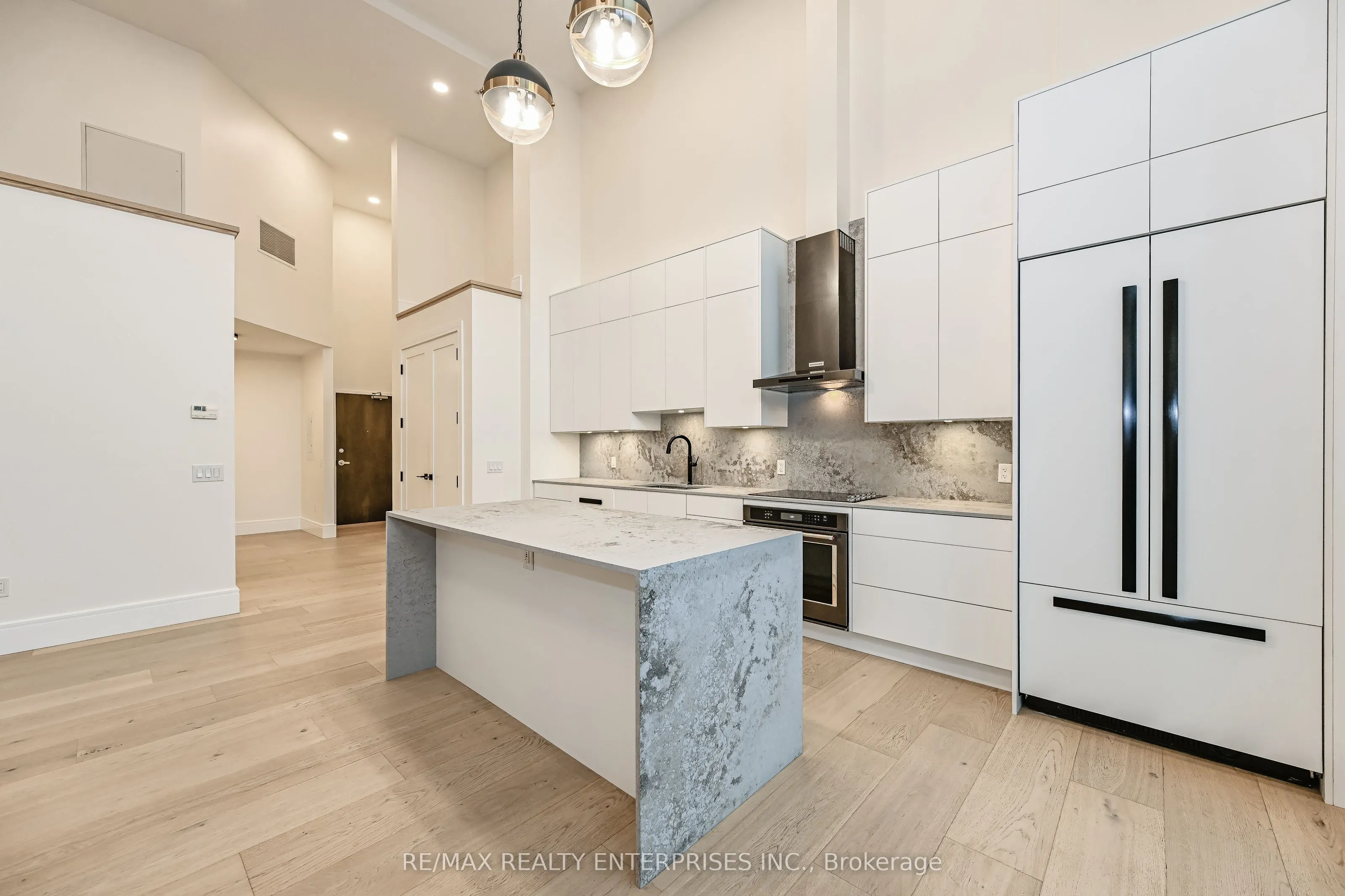 112 King Street E, ##PH05