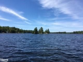 12 ISLAND 270 SIX MILE LAKE