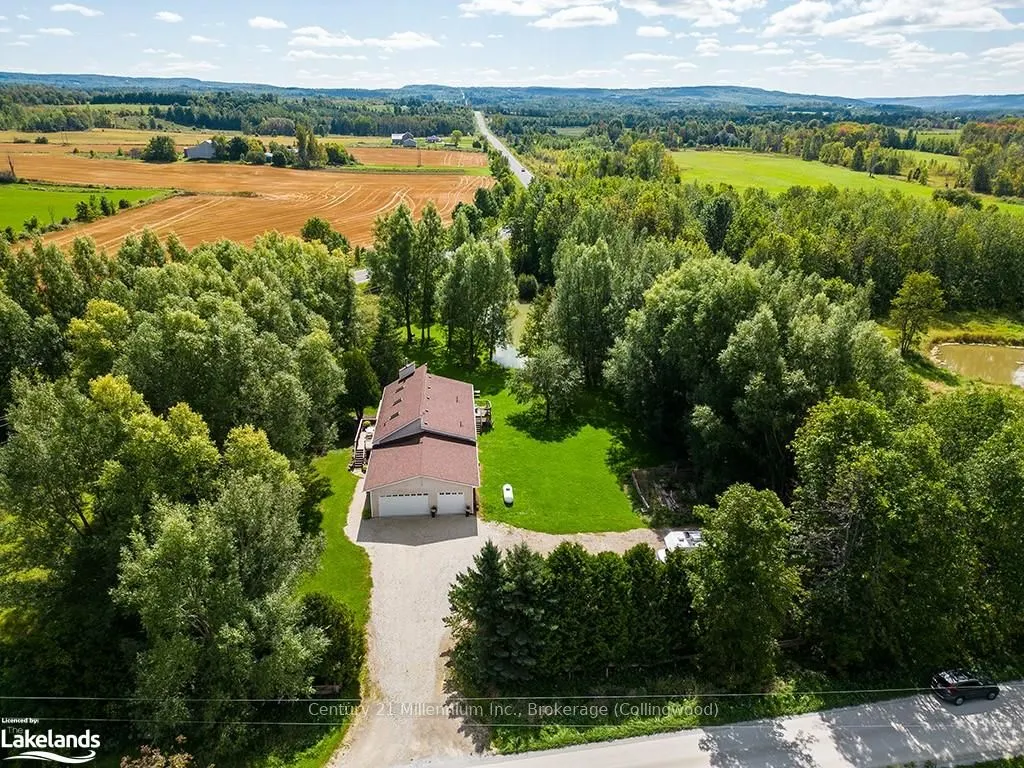 727302 22C Side Road