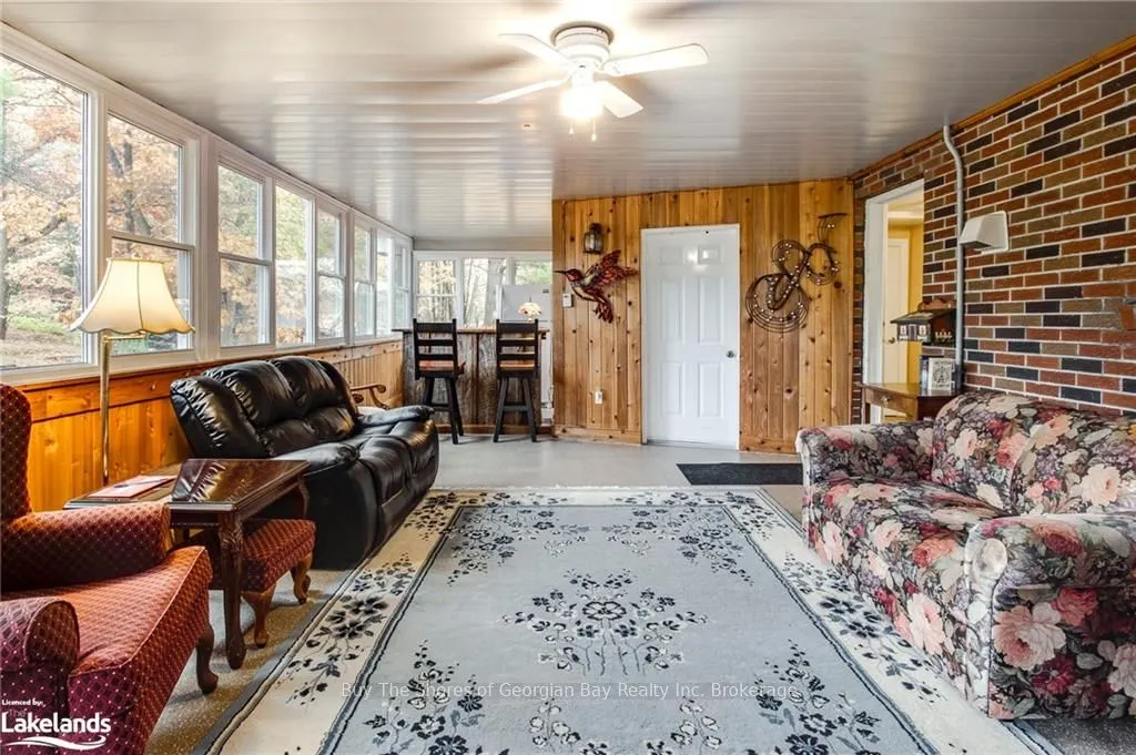 2512 HONEY HARBOUR Road