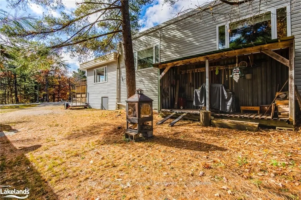 2512 HONEY HARBOUR Road