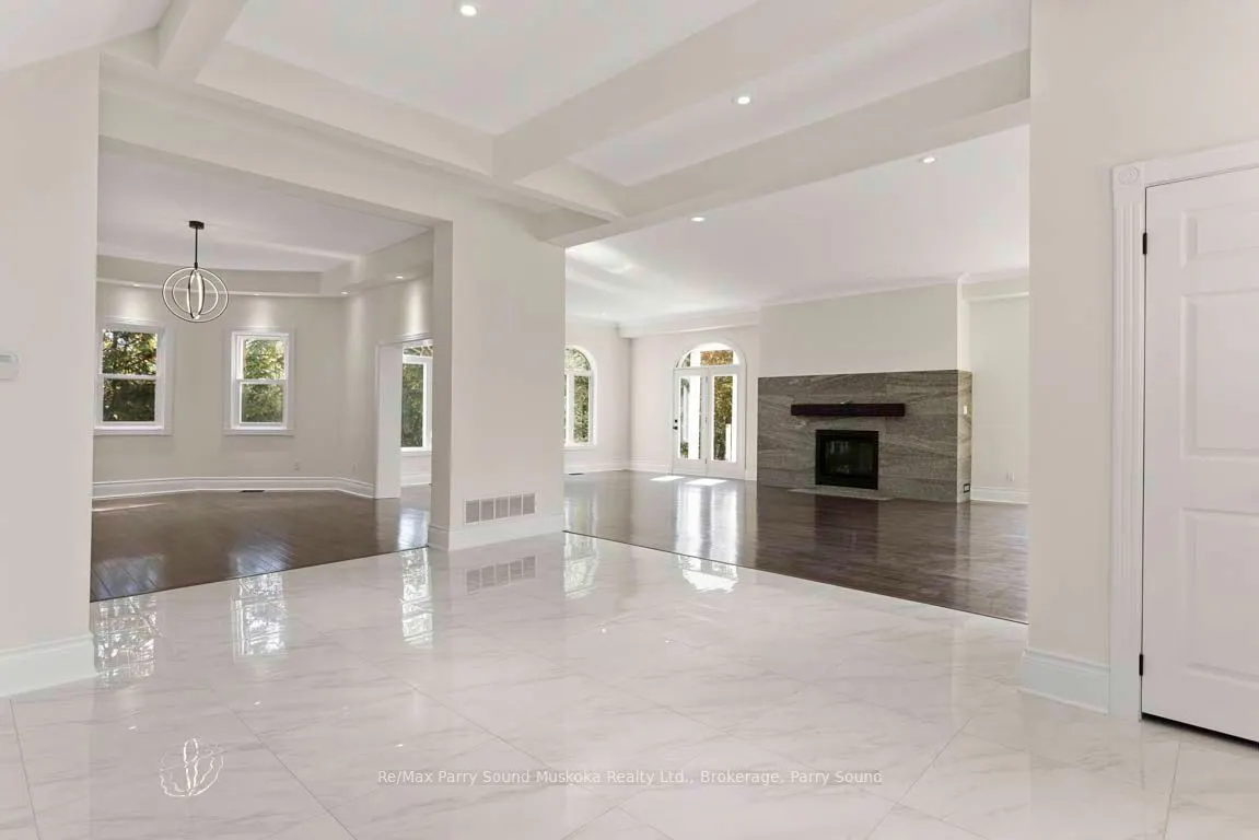 14-16 KNOWLES Crescent