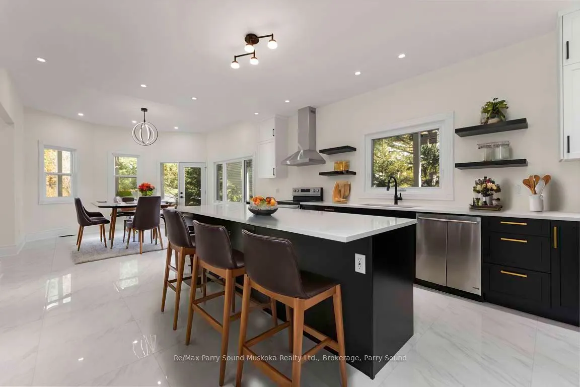 14-16 KNOWLES Crescent