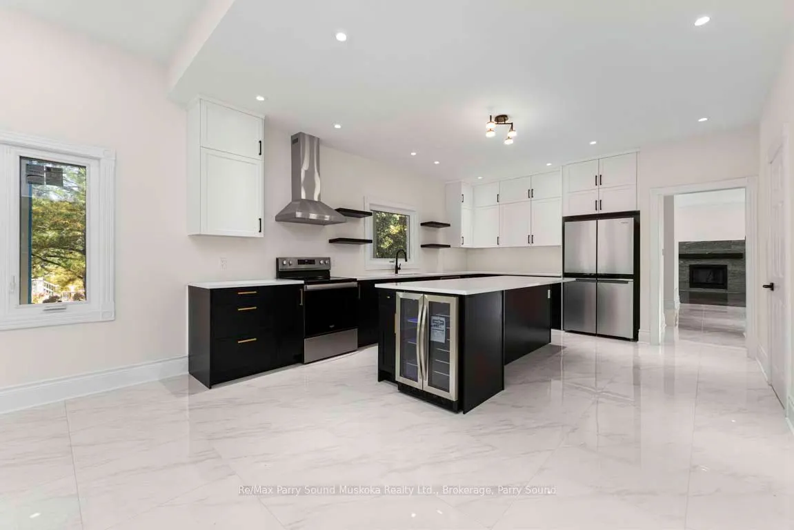 14-16 KNOWLES Crescent