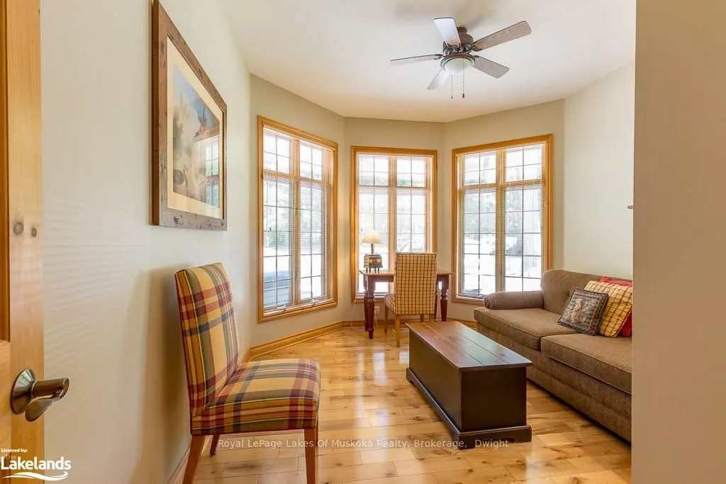 1111 DWIGHT BEACH Road, #8 Fxd W