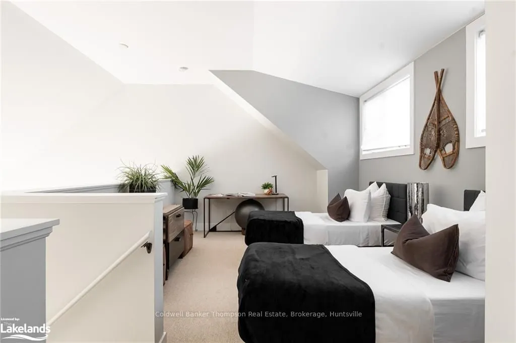 1 TREE TOPS Lane #302