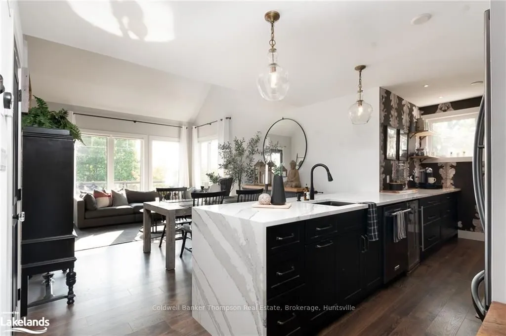 1 TREE TOPS Lane #302