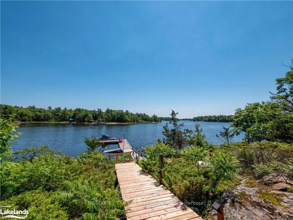6932 ISLAND 1810 / BONE ISLAND