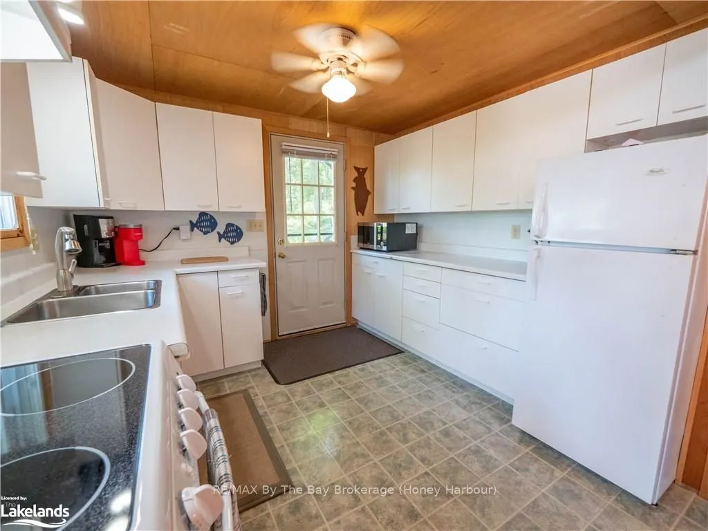 6932 ISLAND 1810 / BONE ISLAND