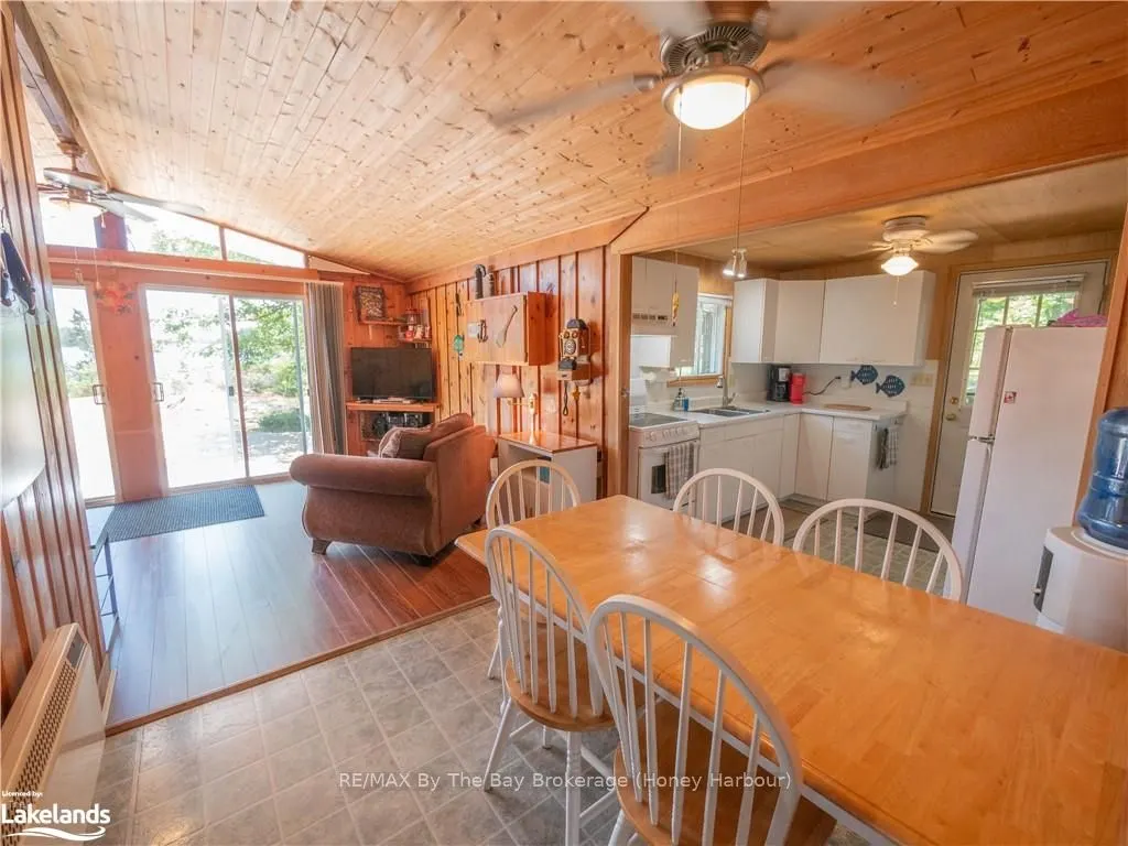 6932 ISLAND 1810 / BONE ISLAND