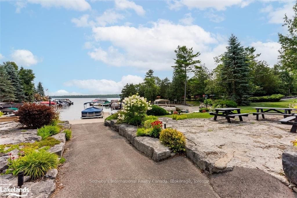 33 SOUTH HARBOUR Drive