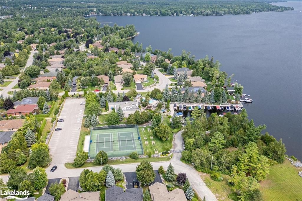 33 SOUTH HARBOUR Drive