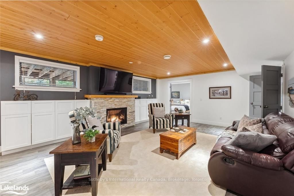 33 SOUTH HARBOUR Drive