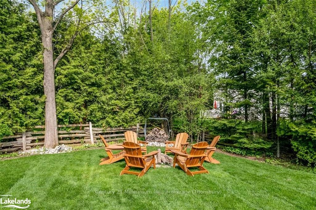 156 CHAMONIX Crescent