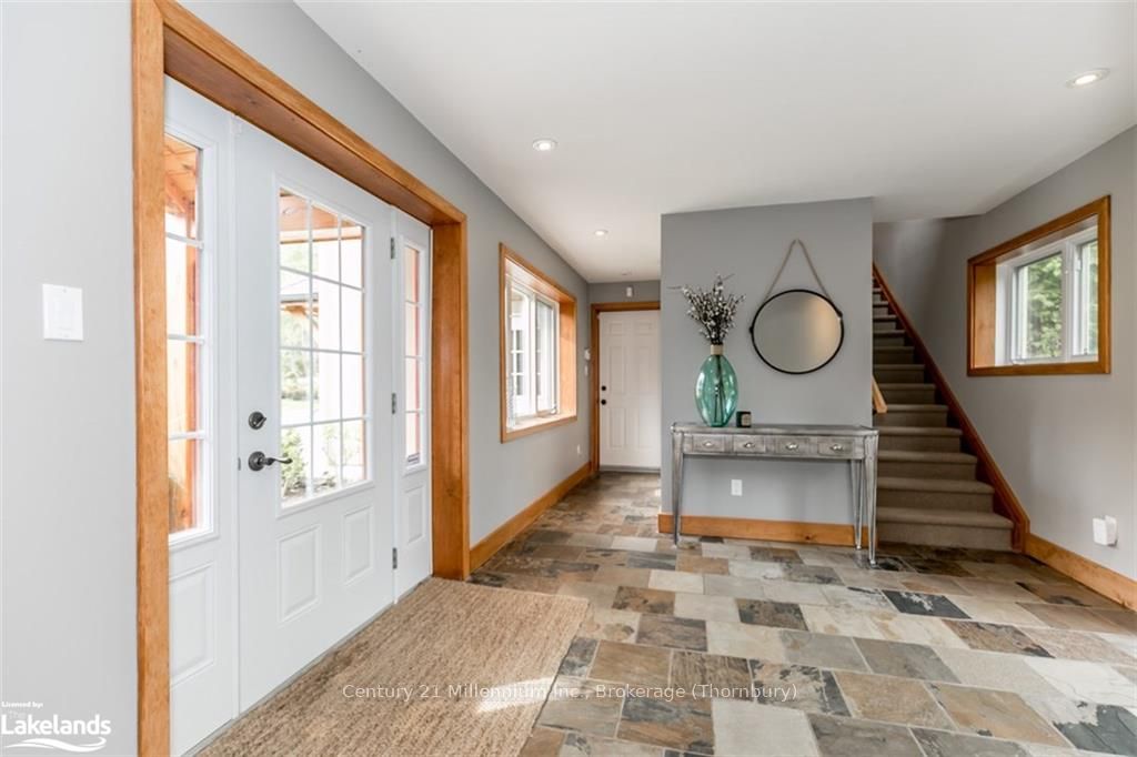 156 CHAMONIX Crescent