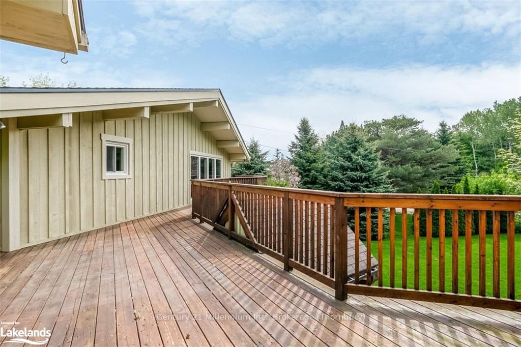 156 CHAMONIX Crescent