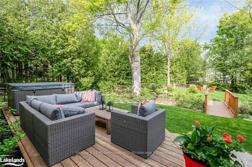 156 CHAMONIX Crescent