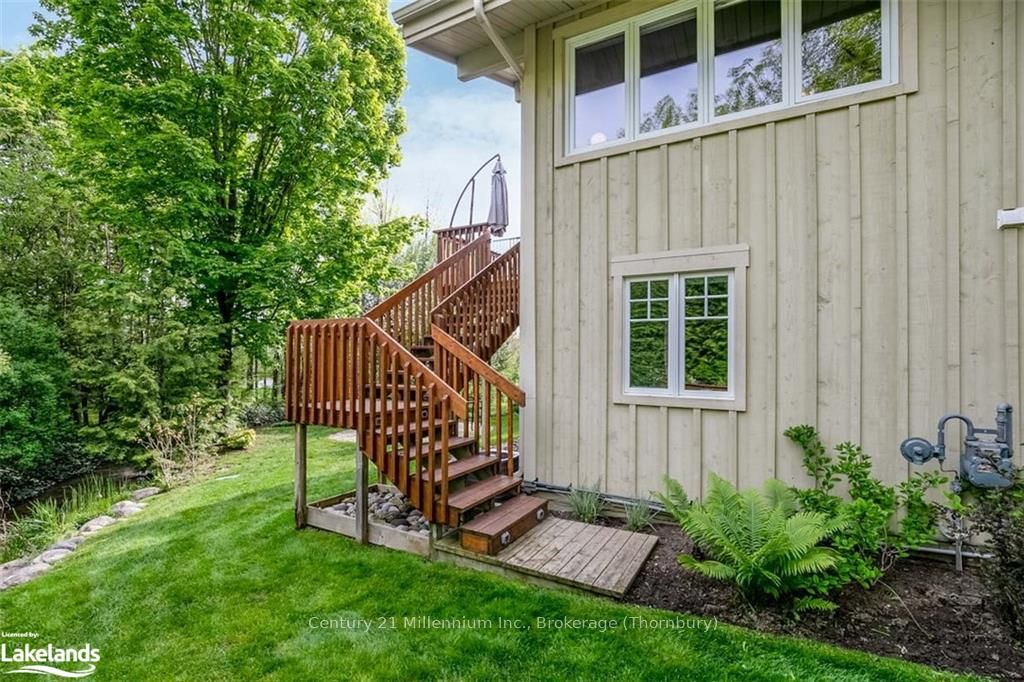 156 CHAMONIX Crescent