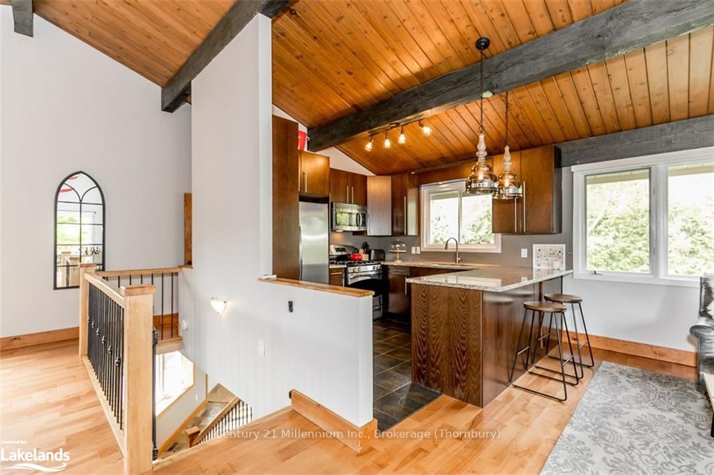 156 CHAMONIX Crescent
