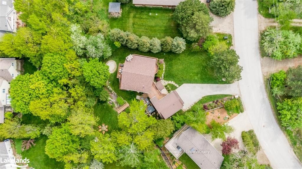 156 CHAMONIX Crescent