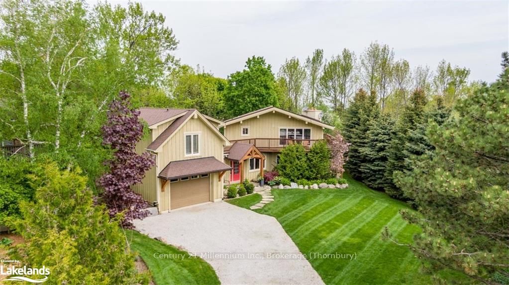 156 CHAMONIX Crescent