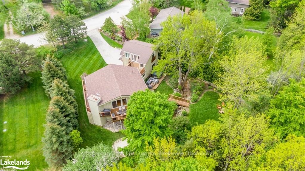156 CHAMONIX Crescent