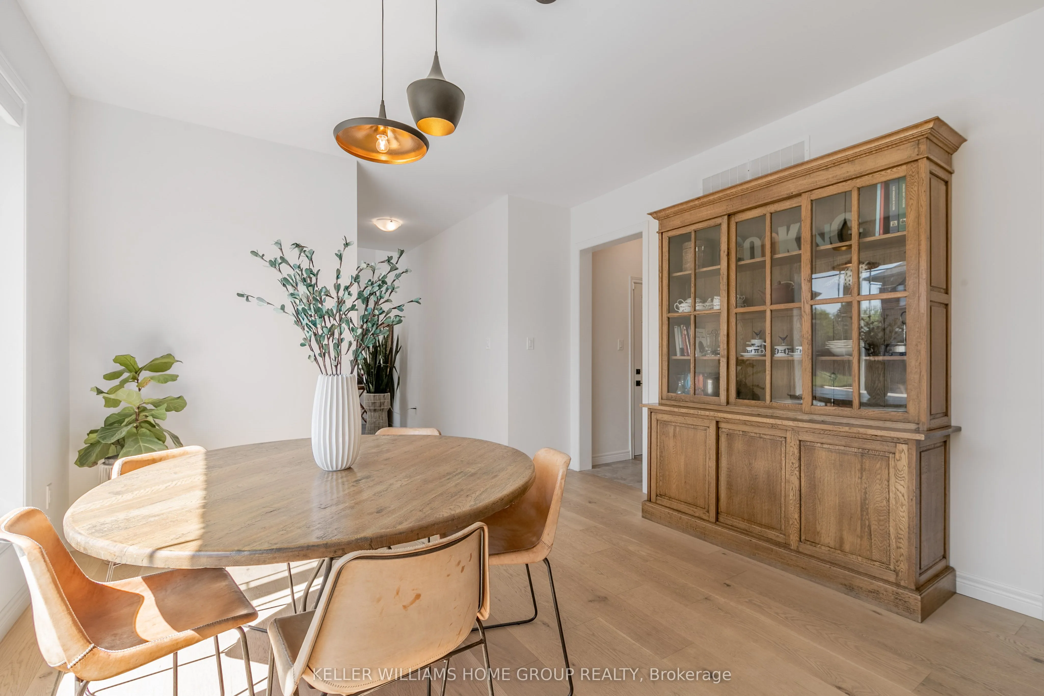 48 Macalister Boulevard