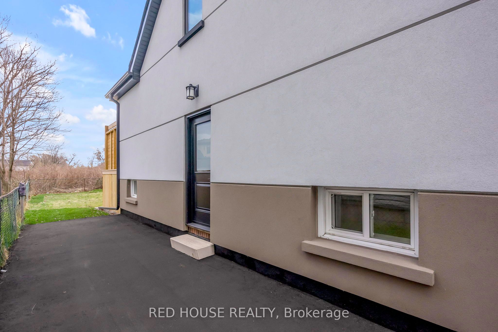 10 Bayside Avenue