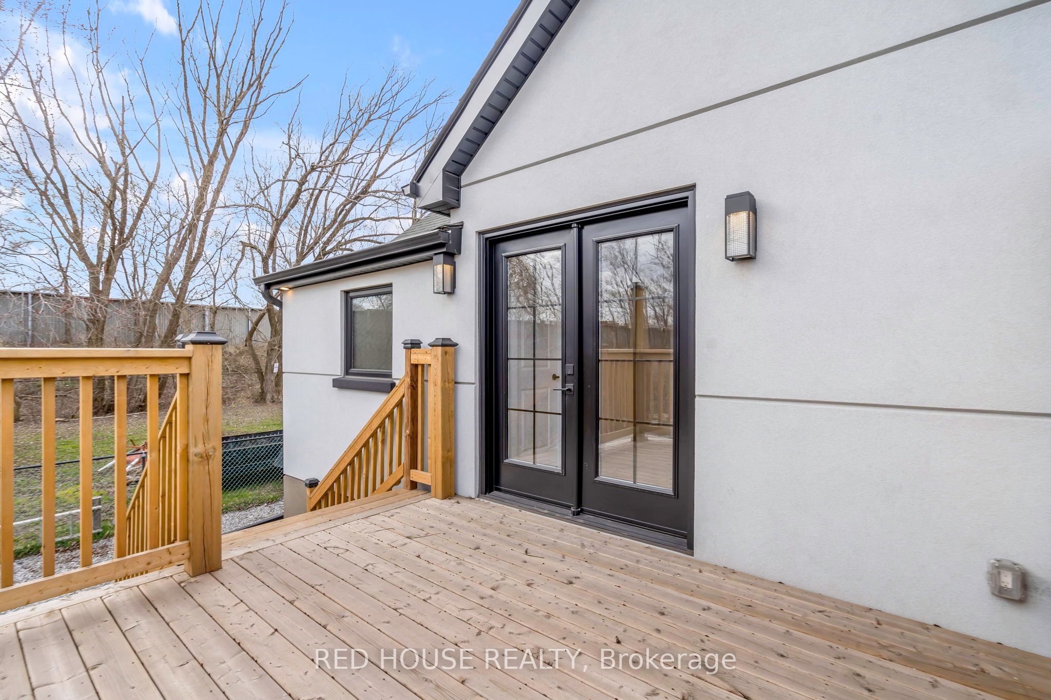 10 Bayside Avenue