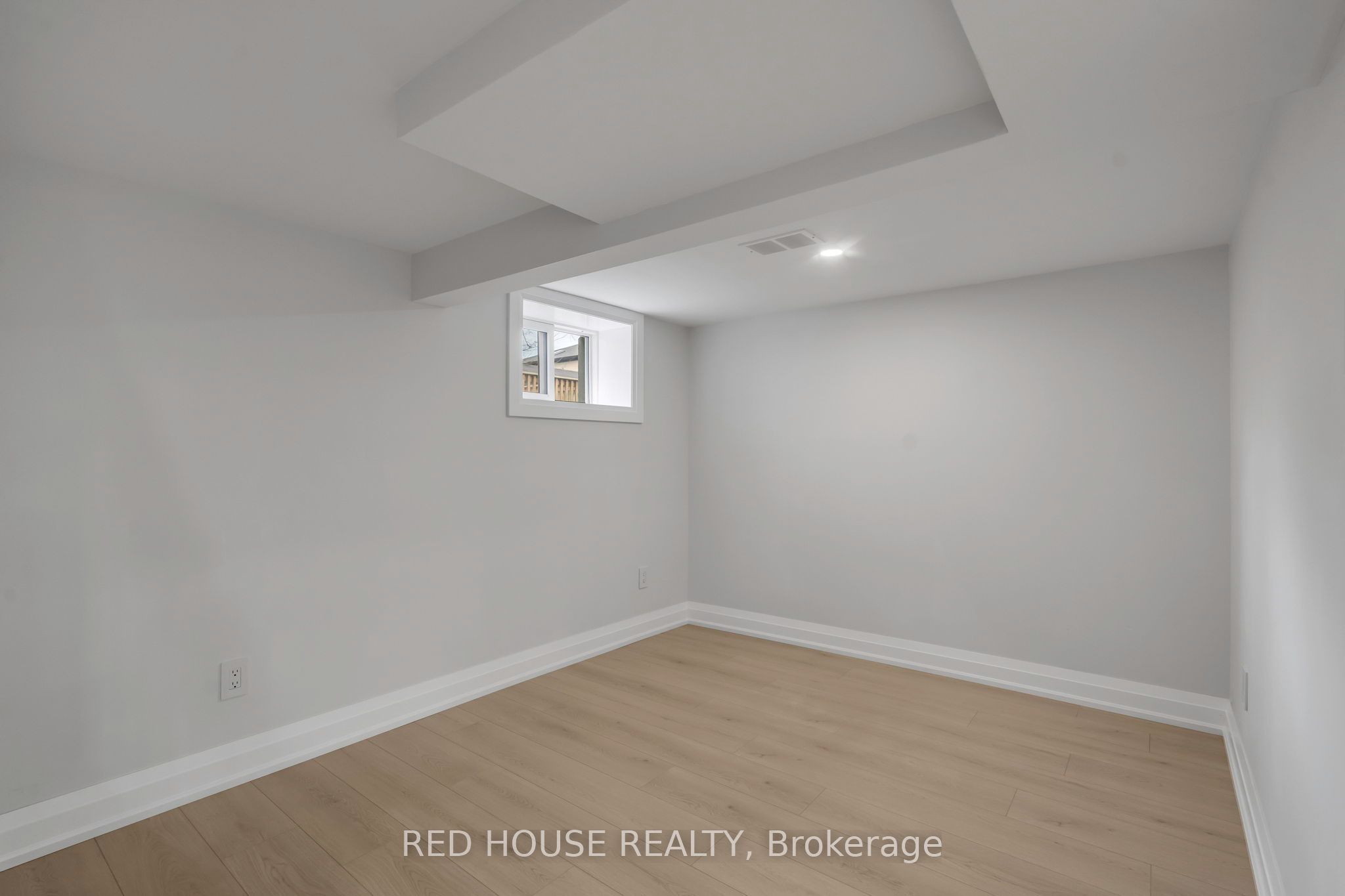 10 Bayside Avenue