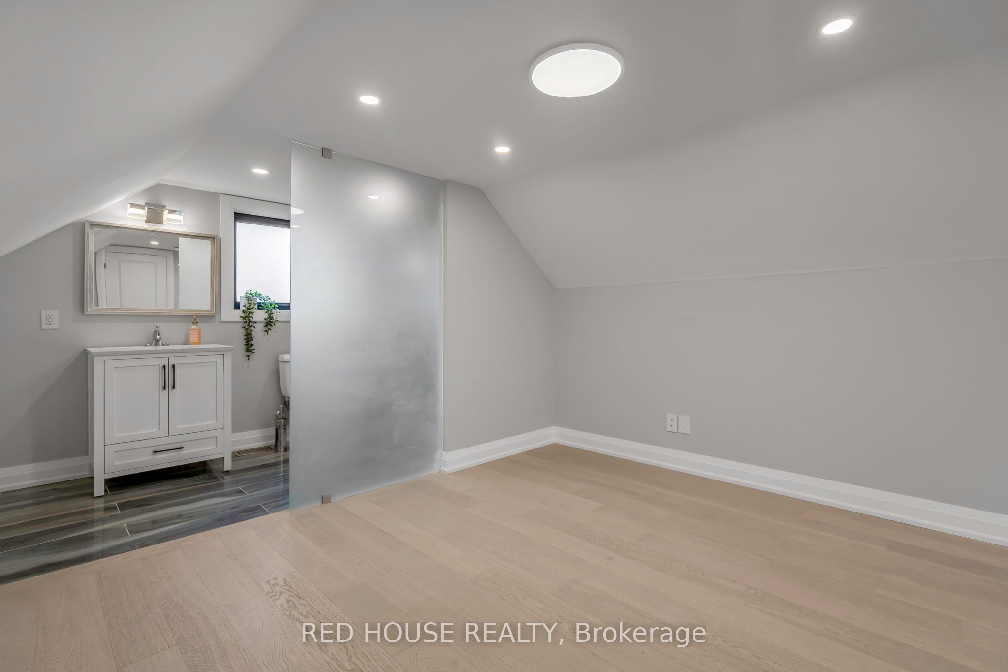 10 Bayside Avenue