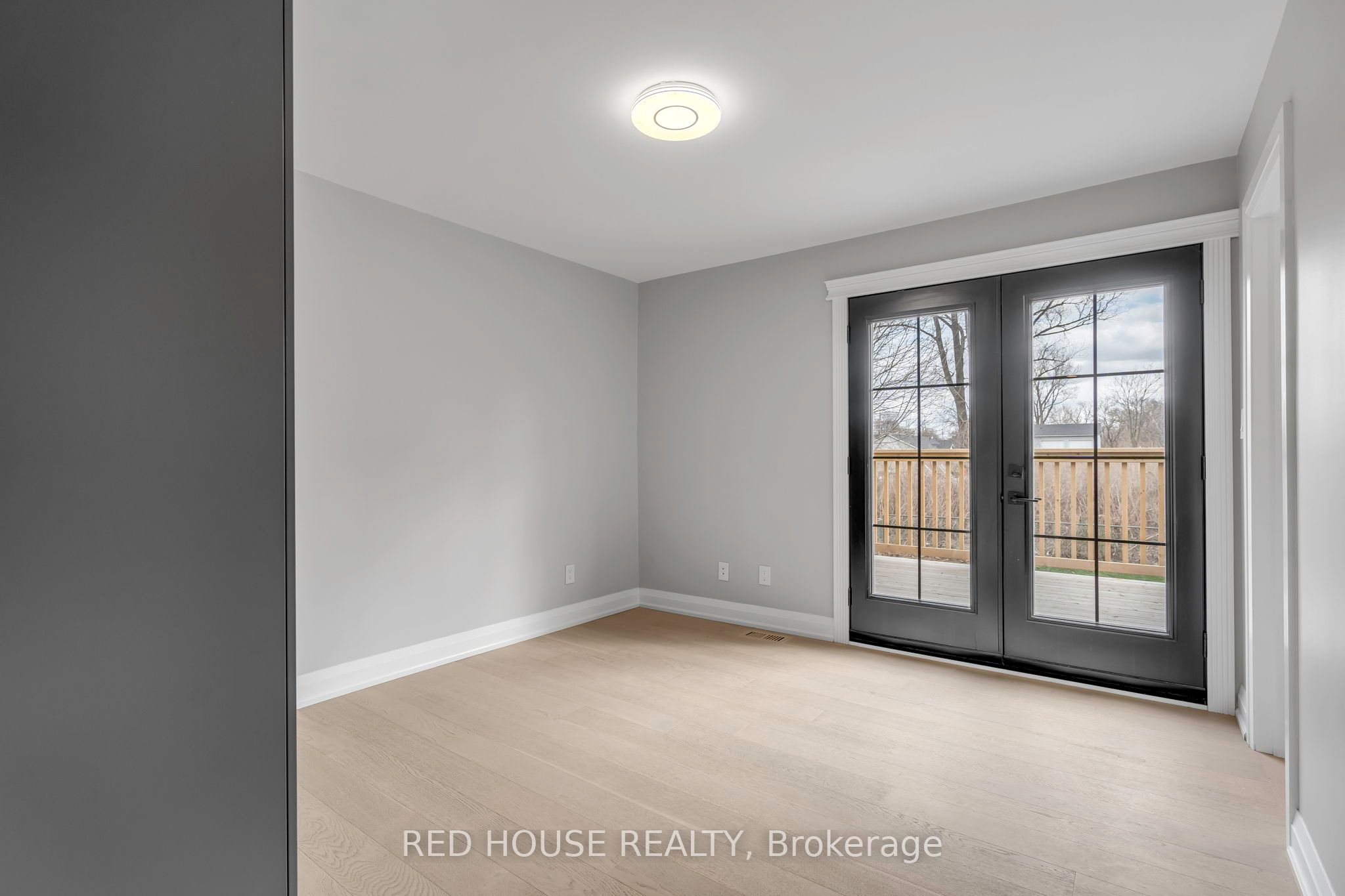 10 Bayside Avenue