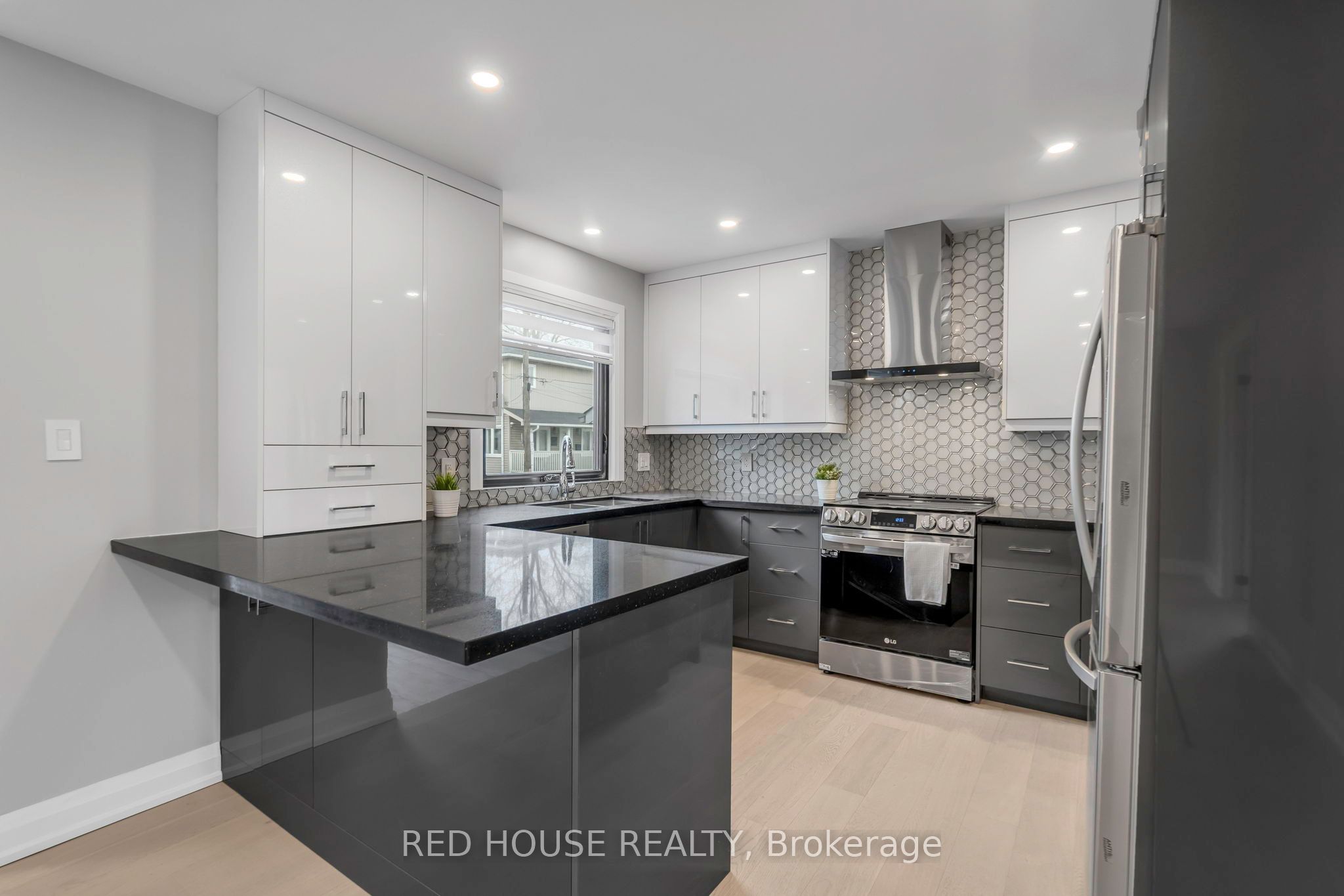 10 Bayside Avenue