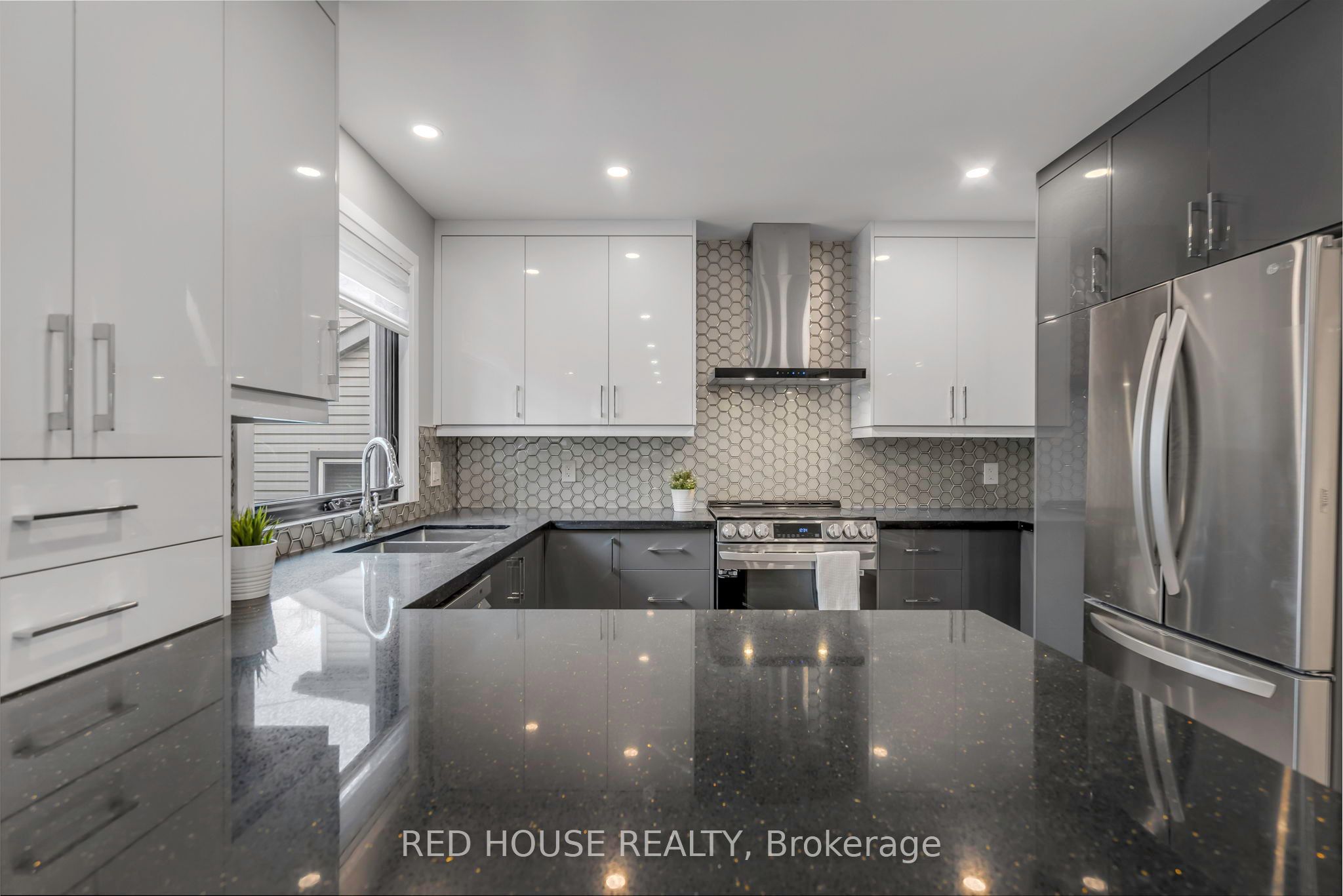 10 Bayside Avenue