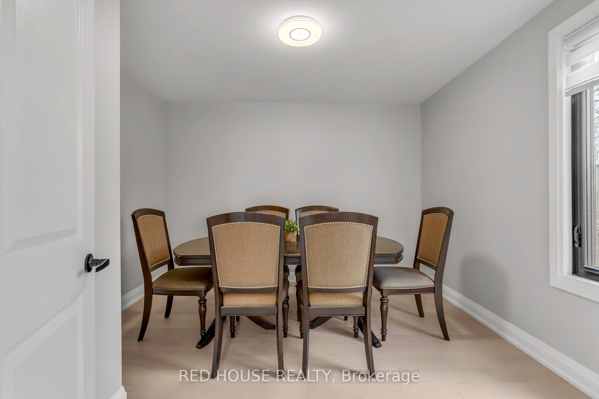 10 Bayside Avenue