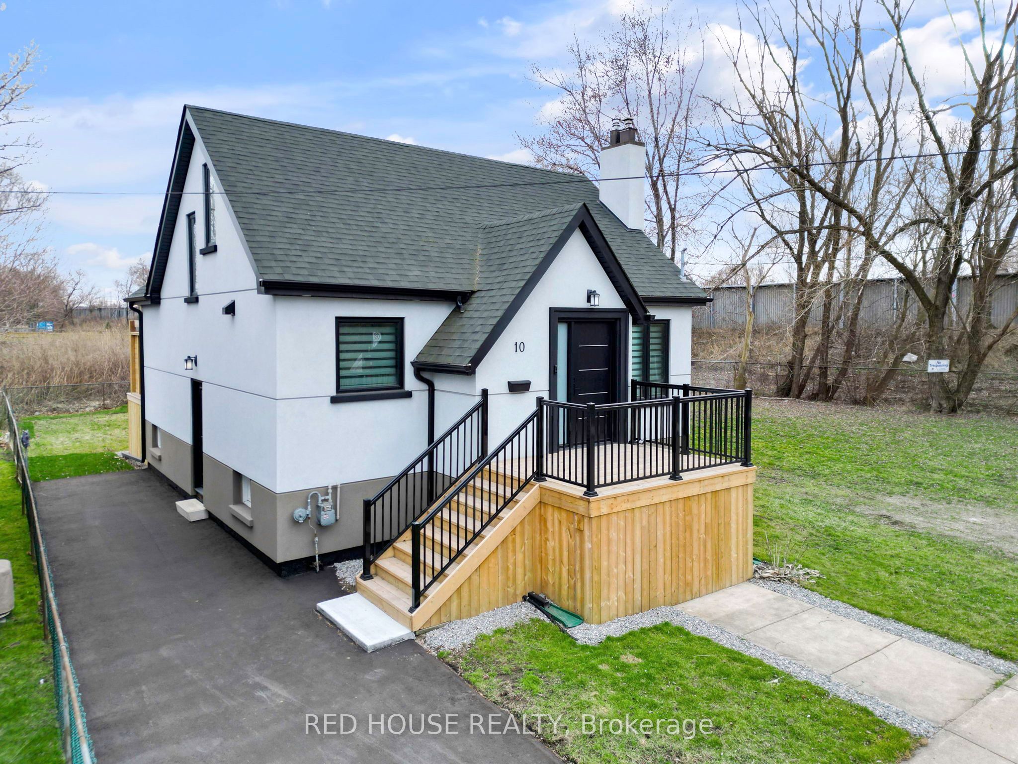 10 Bayside Avenue