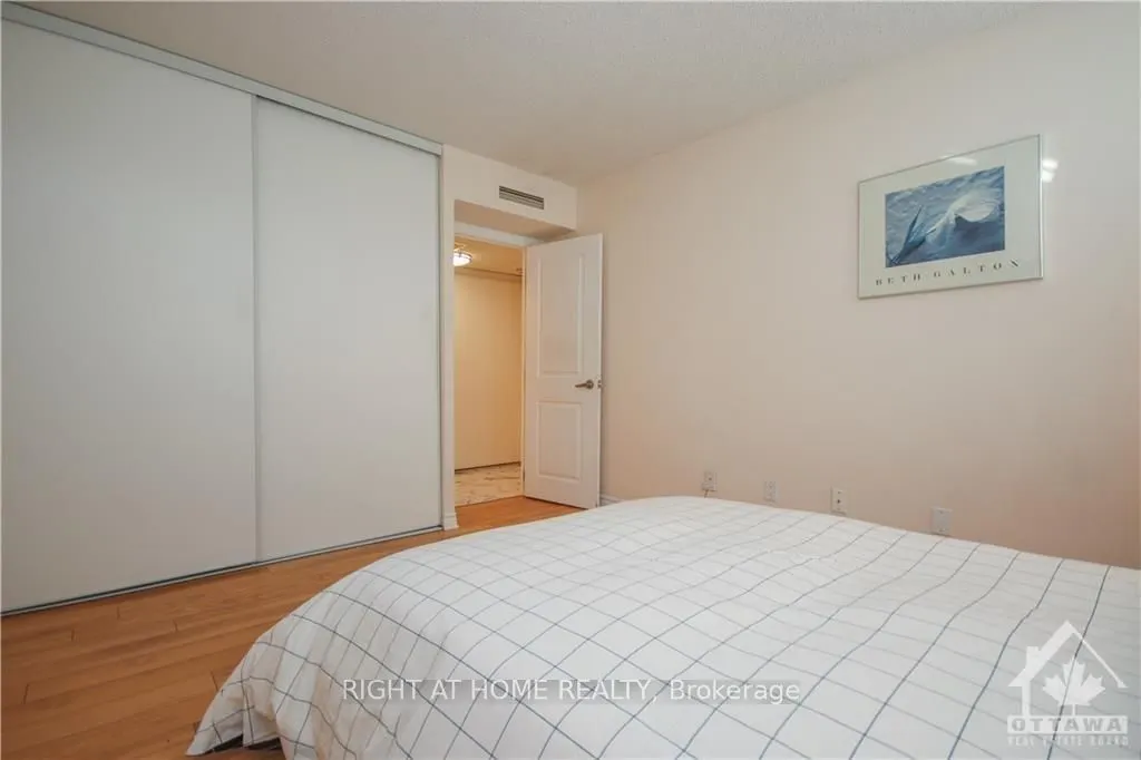 18 NEPEAN Street #701