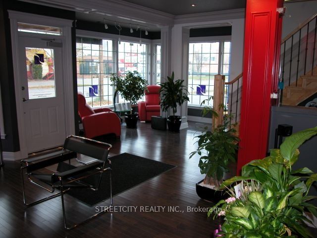 339 HORTON Street E