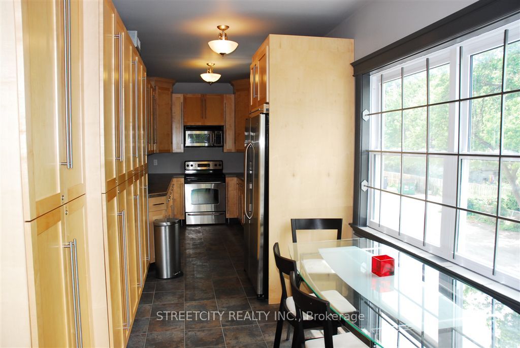 339 HORTON Street E