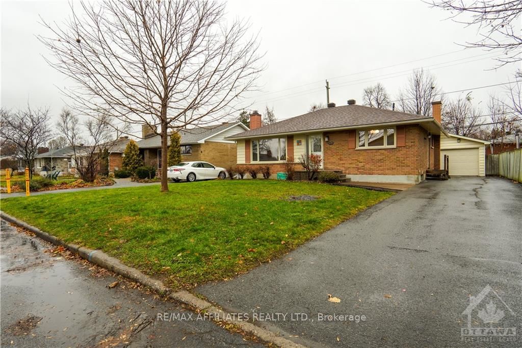1321 RIDEOUT Crescent