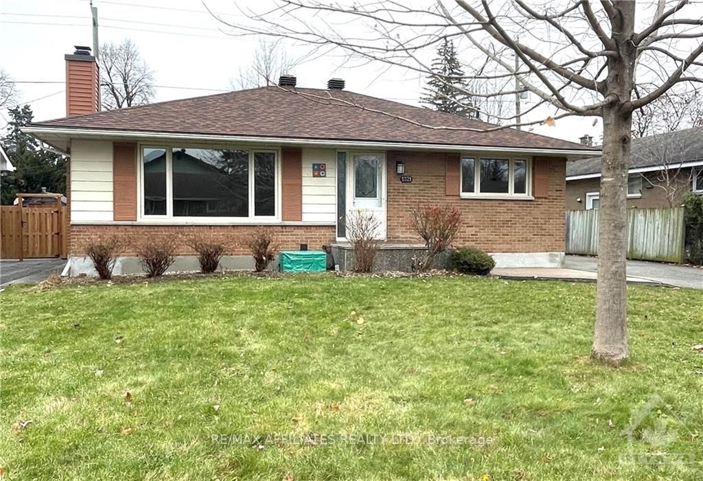 1321 RIDEOUT Crescent