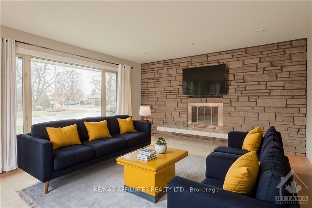 1321 RIDEOUT Crescent