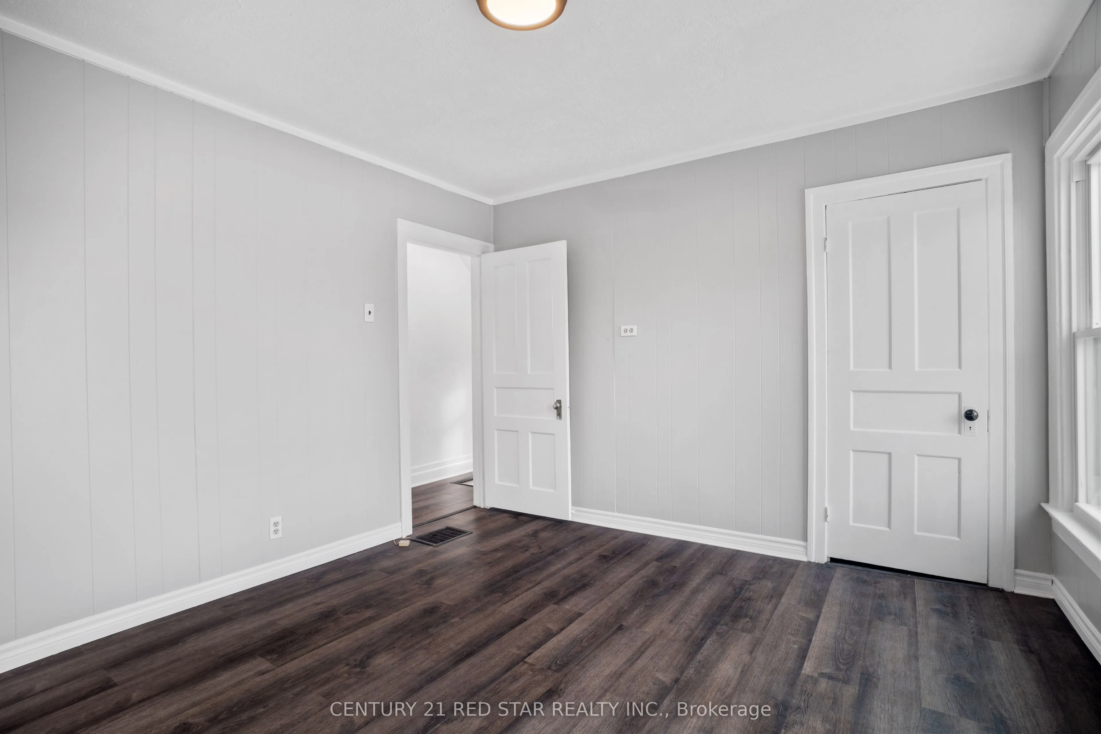 5082 St. Lawrence Avenue