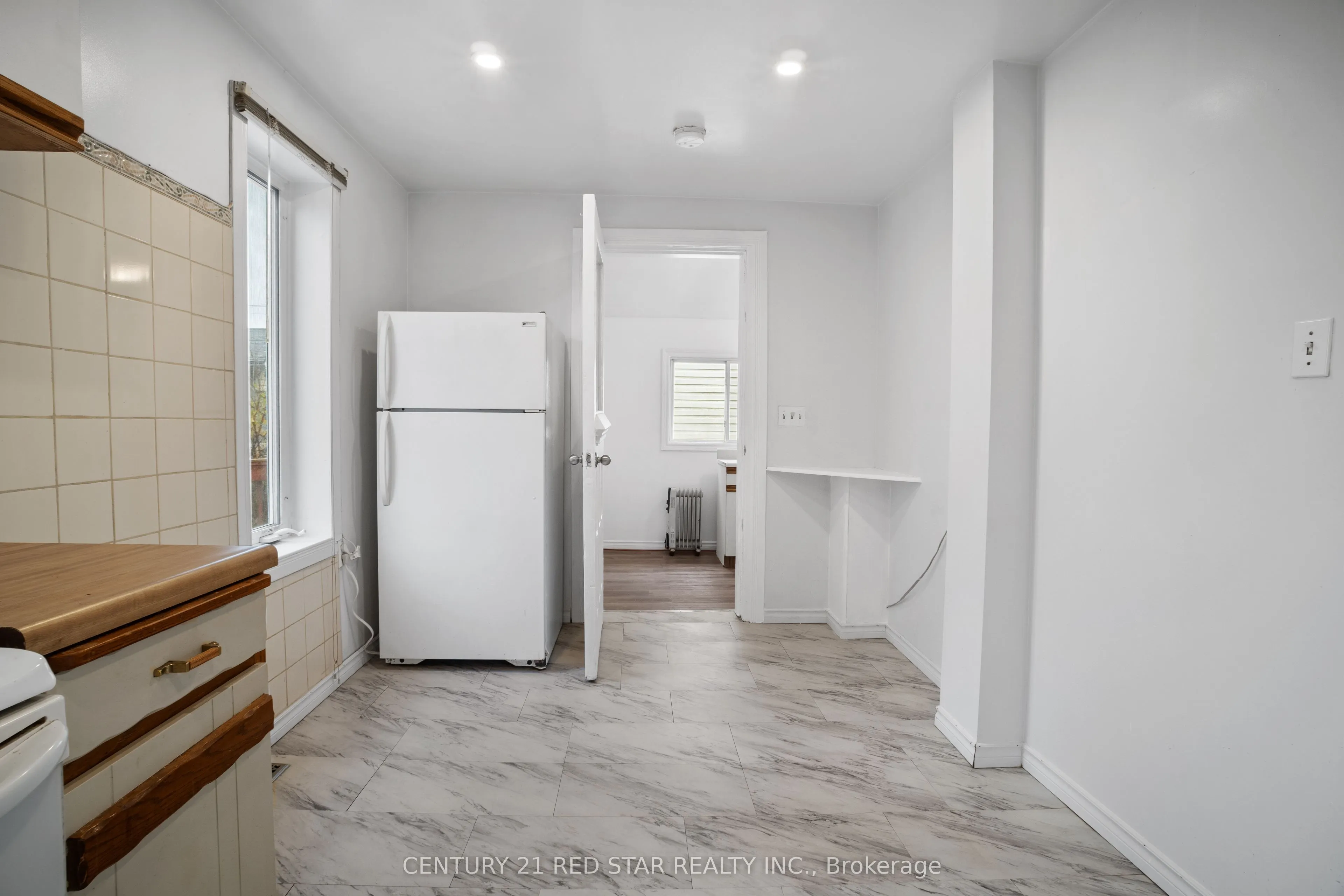 5082 St. Lawrence Avenue
