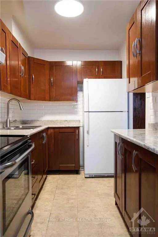 2020 JASMINE Crescent, #704