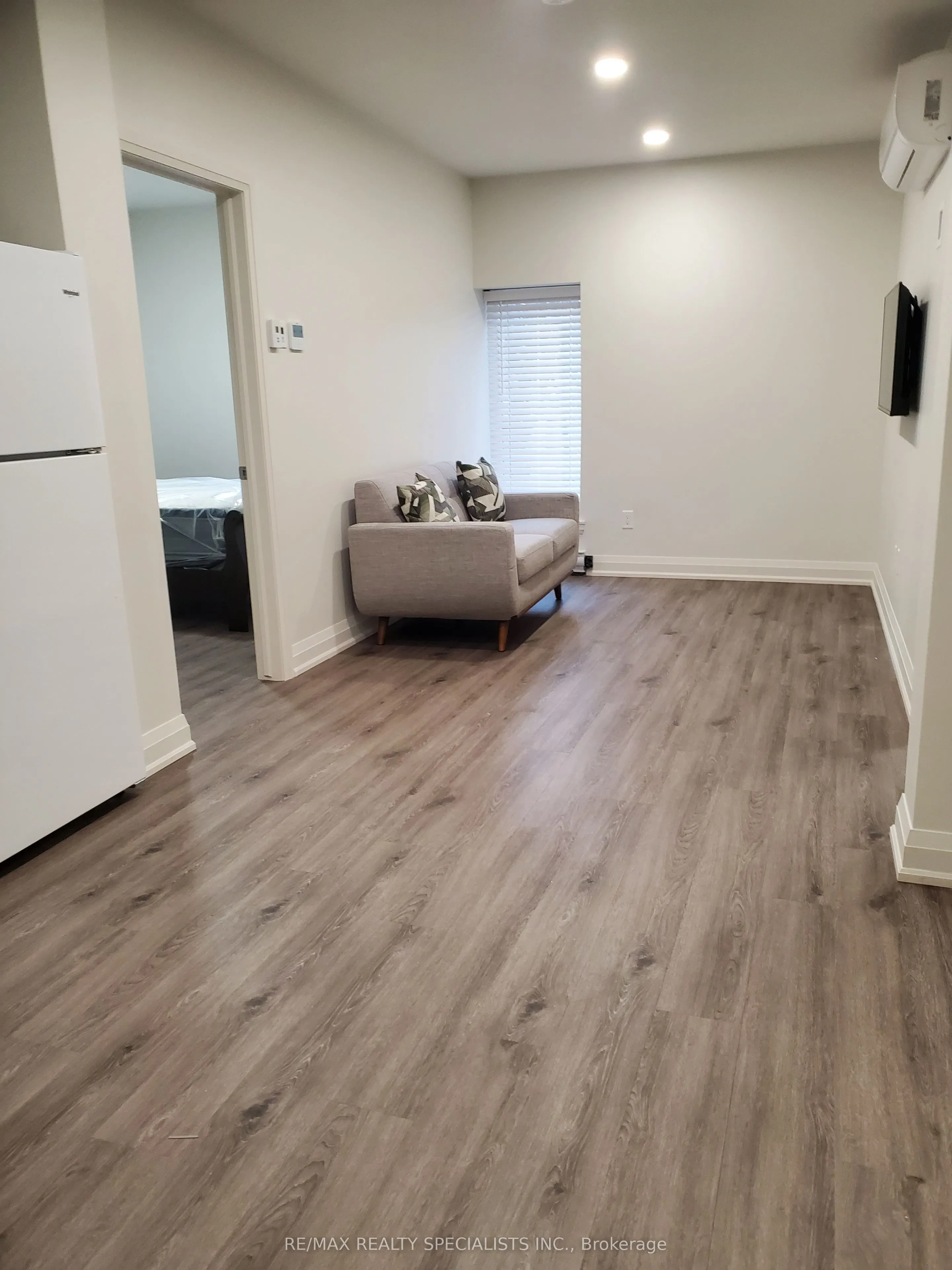 307 King Street E #206